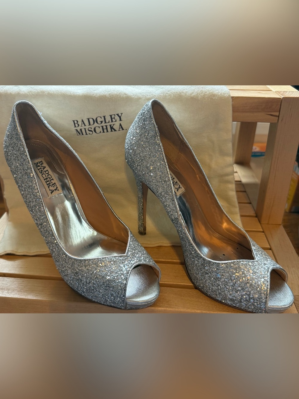 Badgley Mischka Silver Glitter Peep-Toe Pumps